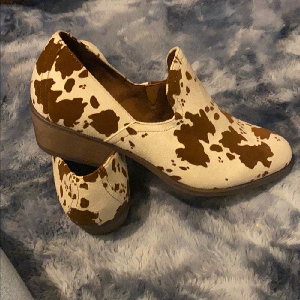 Pierre Dumas Cow Print Low  Bootie  SZ9